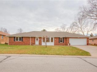 11 Town View Cir, Platte City, MO 64079