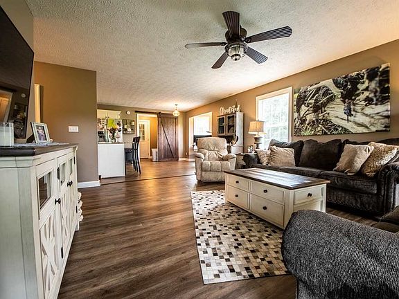 3rd image of 295 Coffey Cir