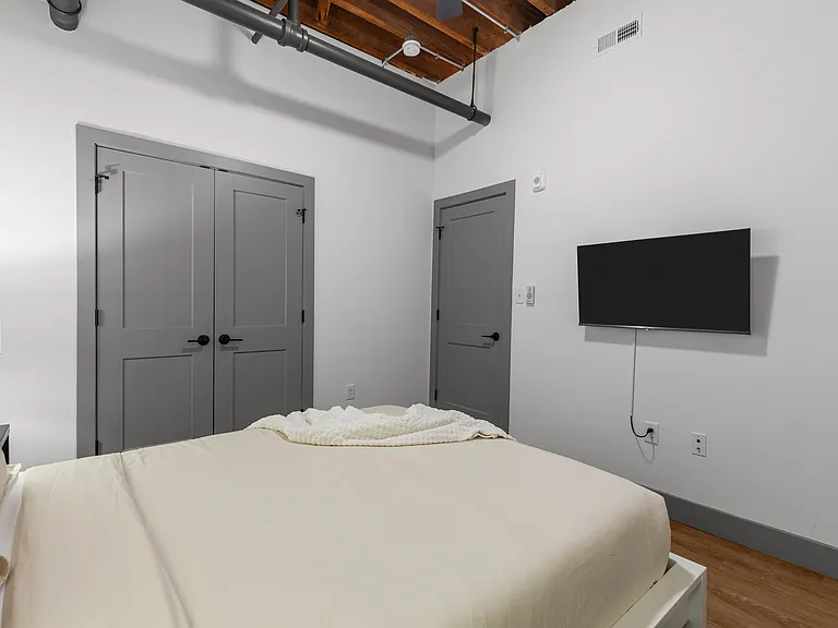 618 N 2nd St — Photo 33