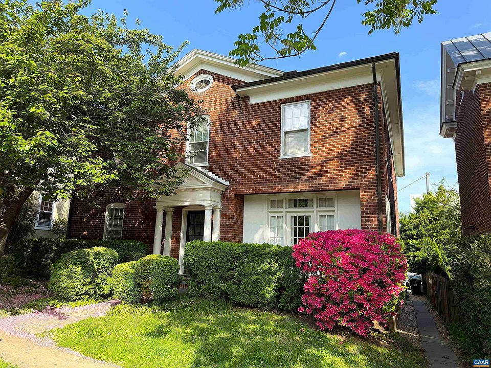 1st image of 403 Altamont Cir