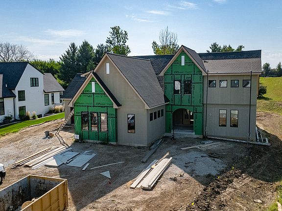 2nd image of 9468 Treehaven Ct