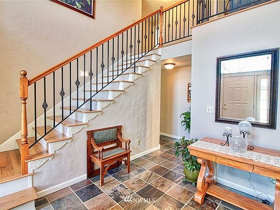 5th image of 1009 N 7th Avenue SW