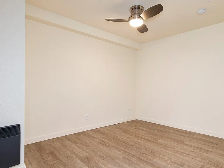 48th Street Apartments — Photo 3