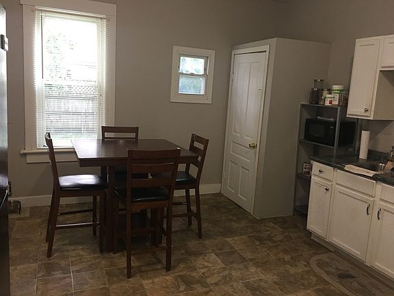 4th image of 646 Oak St