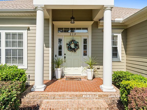 3rd image of 239 Mango Ln