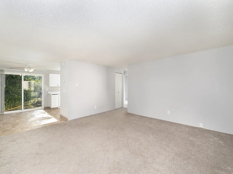 8332 SW 21st Ave — Photo 16