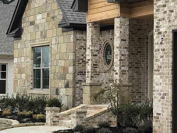 2nd image of 713 Valley Court Dr