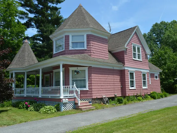 121 Greenwood Ave, Winthrop, ME 04364