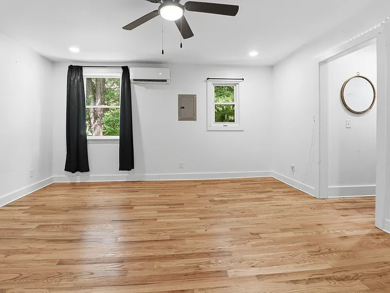 186 Hurt St NE #D1 — Photo 22