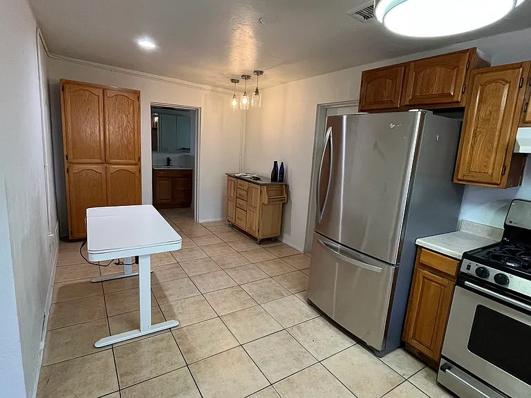 1426 W Delaware St #1 — Photo 3