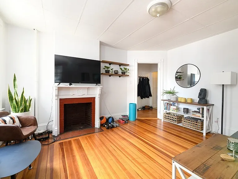 56 Walnut St #2 — Photo 10