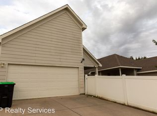 909 Wenk Dr, Aubrey, TX 76227