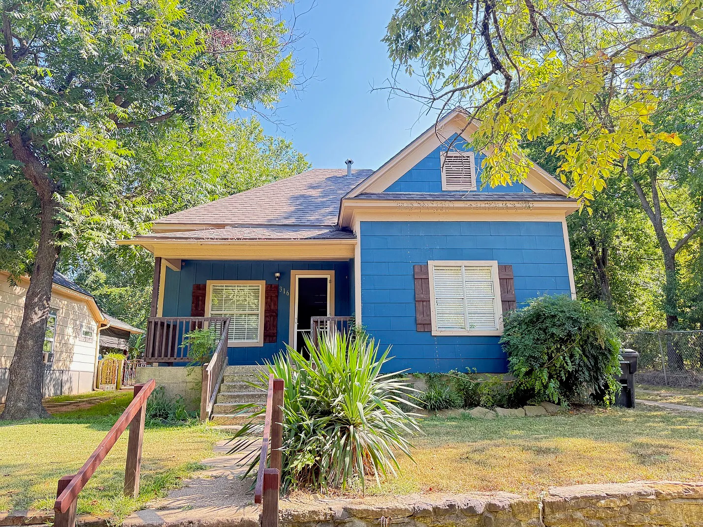 2 bed, 784 sqft, $1,200 — Photo 4