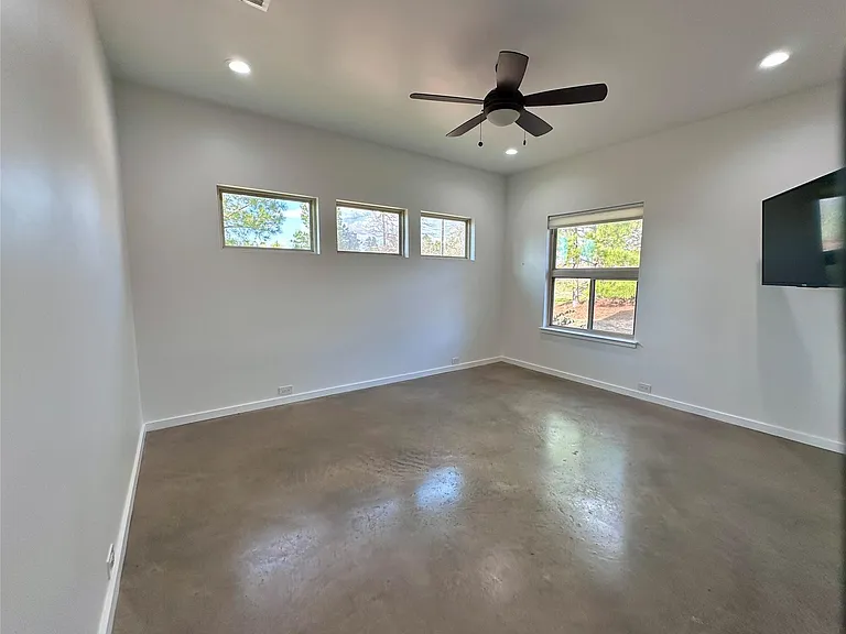 137 Mulberry Ln — Photo 33