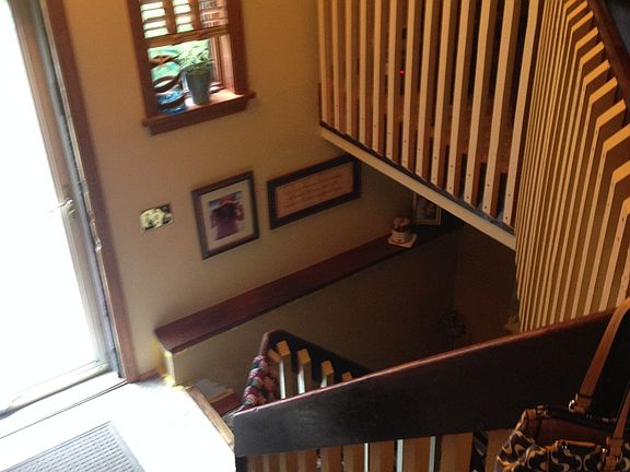 Stsirs from upstairs to lower floor