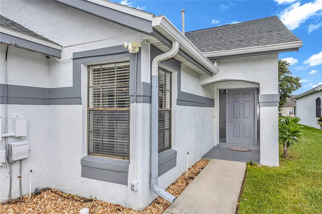 3 bed, 2.0 bath, 1600 sqft, $2,500 — Photo 3