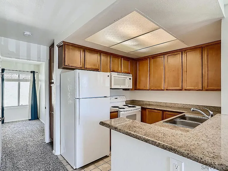432 Edgehill Ln #154 — Photo 6