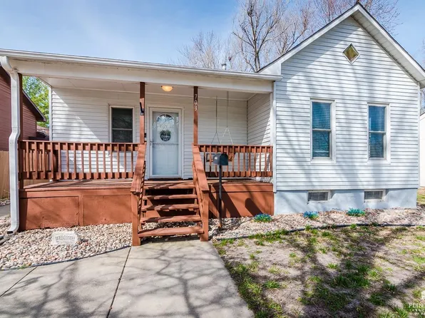 703 Oak St, Wamego, KS 66547