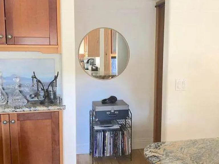 924R Valley Ave — Photo 7