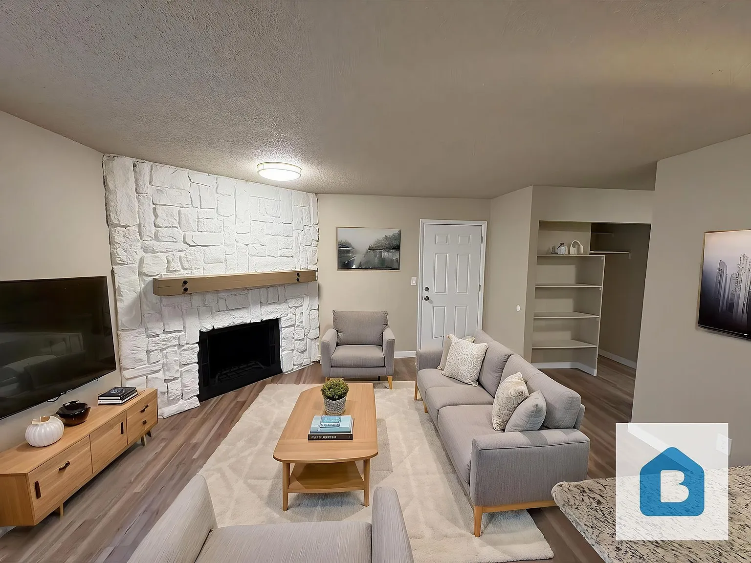 351 Gahart Dr. — Photo 2