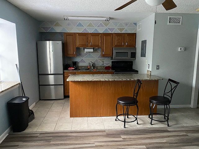 1st image of 1413 Catherine St #8