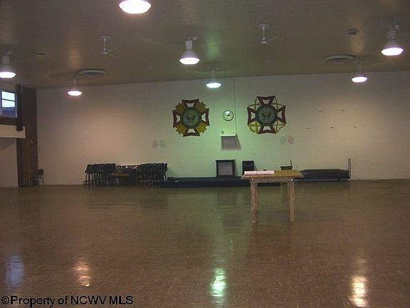 5th image of 494 Spruce St