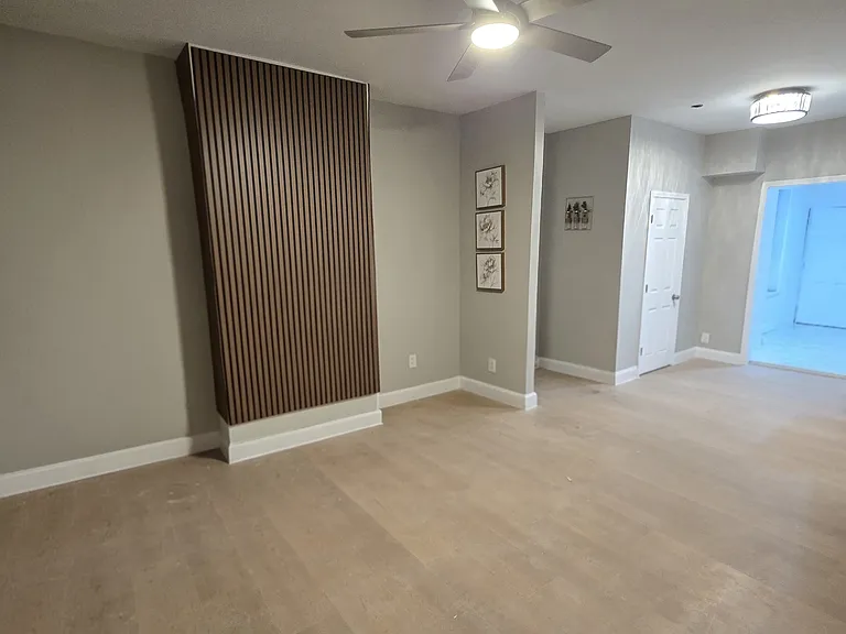 468 Farson St — Photo 9