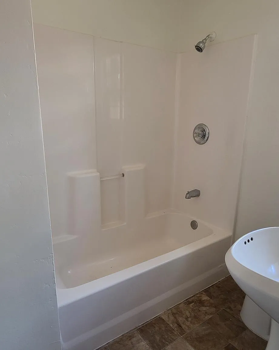 2 bed, 850 sqft, $2,000 — Photo 1