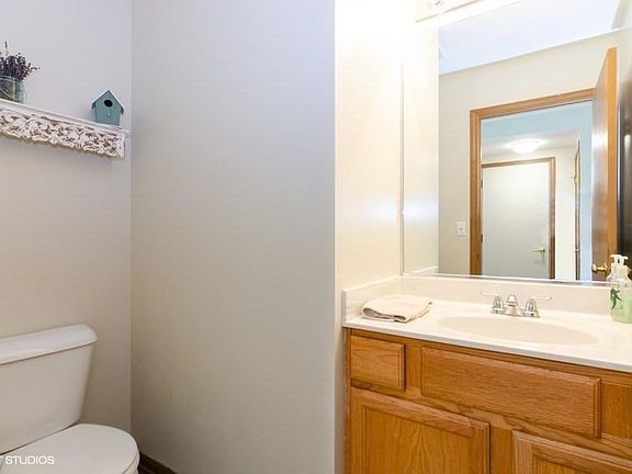 11_1023TealTrail_199_PowderRoom_LowRes