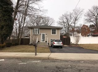 75 Johnson Ave, Ronkonkoma, NY 11779