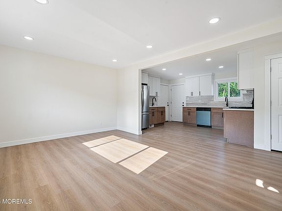5th image of 33 Glen Road