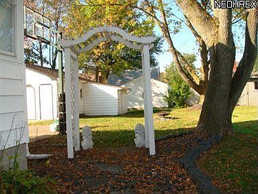 5th image of 78 Aylesboro Ave