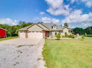 33080 Crystal Lake Rd, Jerseyville, IL 62052