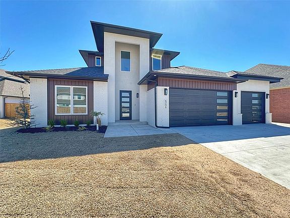 2nd image of 6208 NW 154th Cir