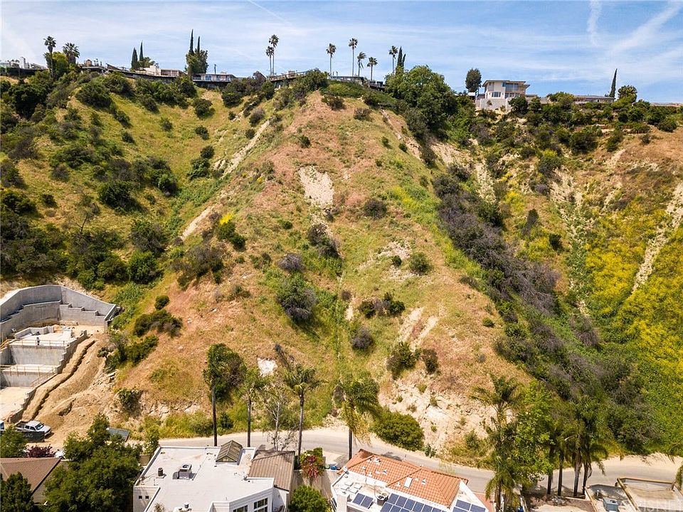 1st image of 3601 Camino De La Cumbre