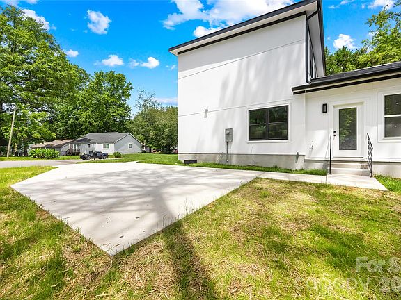 5th image of 5113 Banfshire Rd