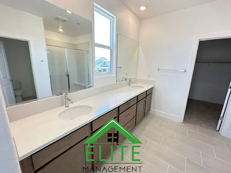 15828 Malibu Dr — Photo 19