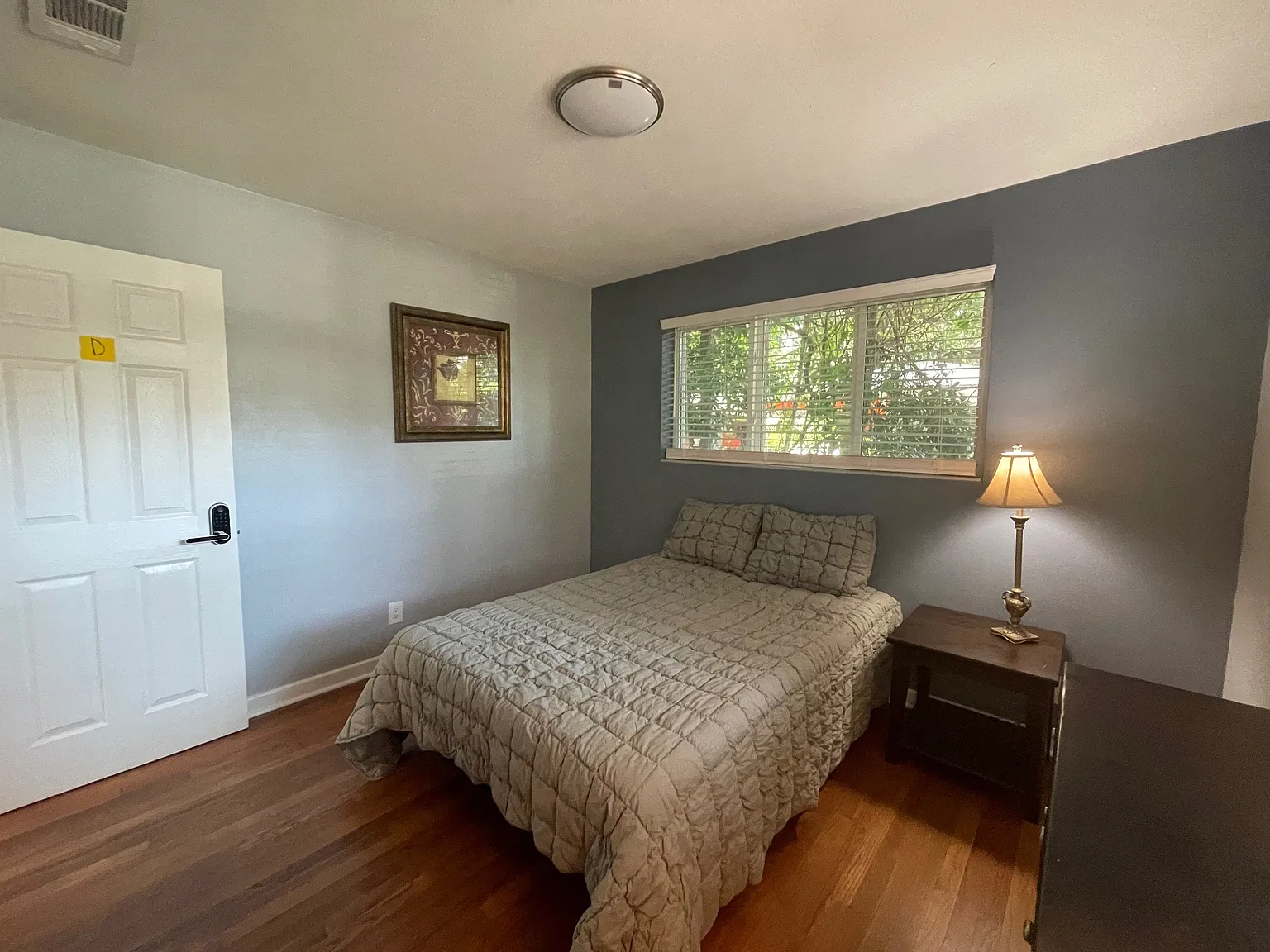 4 bed, 2.5 bath, 1800 sqft, $825 — Photo 1