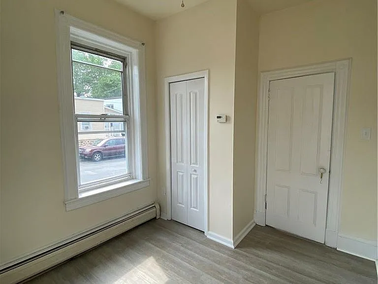 8 Franklin Ave #1 — Photo 7