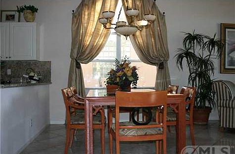 5th image of 5335 Ventura Dr #5335