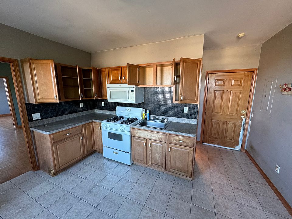 2nd image of 91 Broad St #4