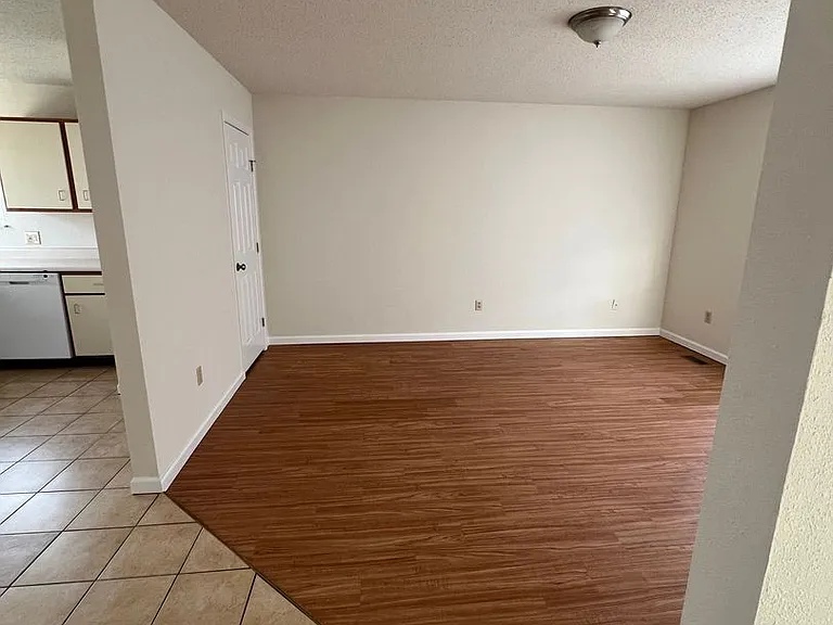 602 Bristol Ct — Photo 9