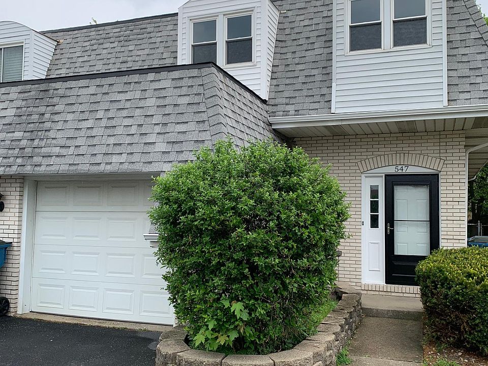 1st image of 547 Wellington Dr