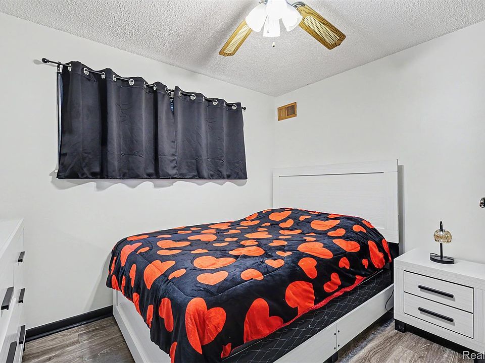 32144 Warren Rd, photo 28
