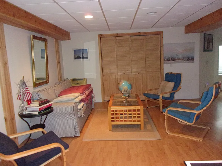 5 Old Country Rd — Photo 10