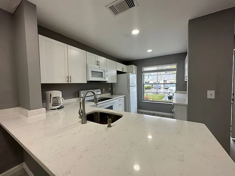 139 Deerfield Ct — Photo 6