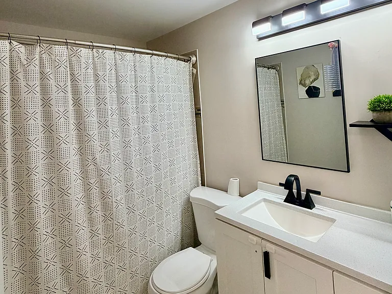 1815 Williamsburg Dr — Photo 19