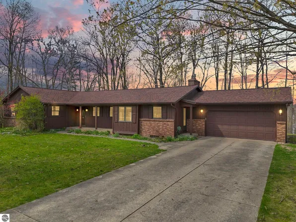 8670 W Jennings Rd, Lake City, MI 49651