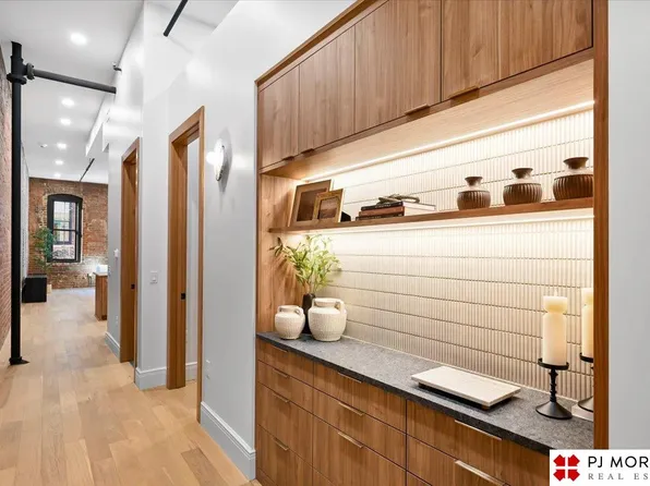 1105 Harney St APT 209, Omaha, NE 68102