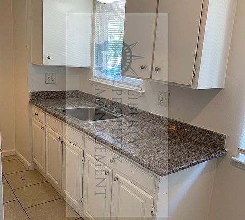 4th image of 924 S Garfield St APT 3